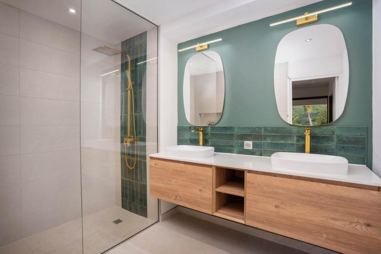 Cook'S Bay Hotel & Suites Paopao Ngoại thất bức ảnh
