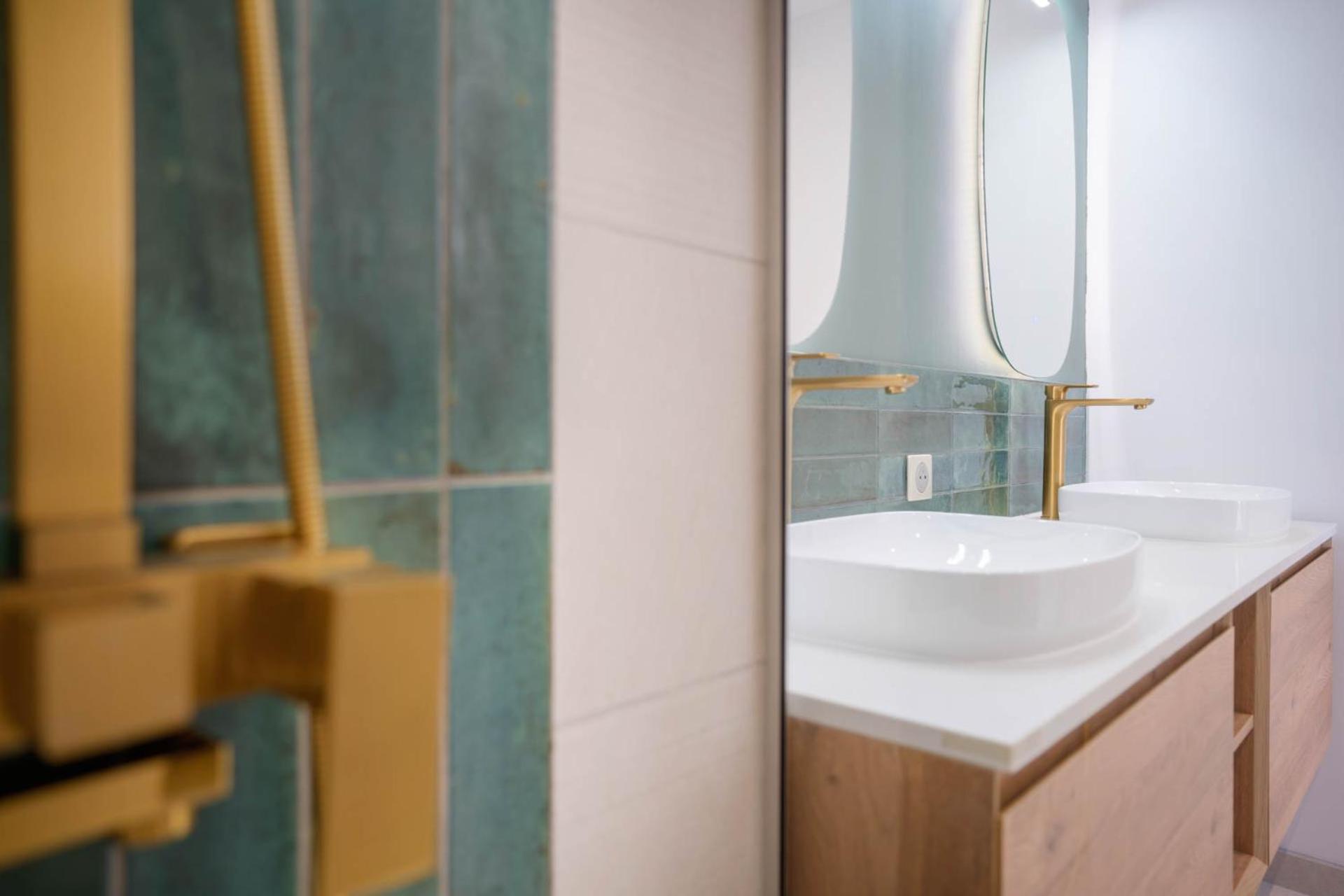 Cook'S Bay Hotel & Suites Paopao Ngoại thất bức ảnh