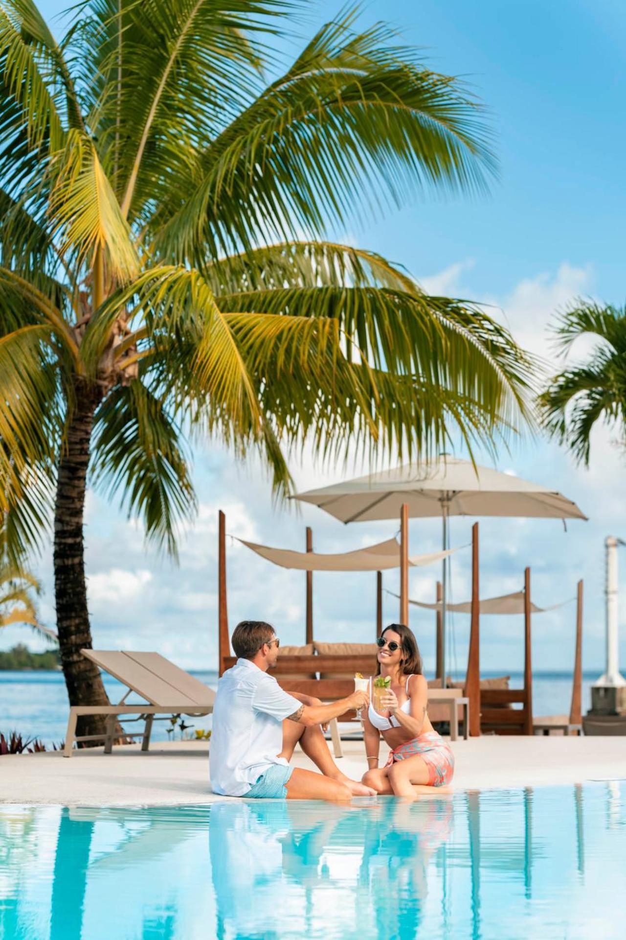 Cook'S Bay Hotel & Suites Paopao Ngoại thất bức ảnh