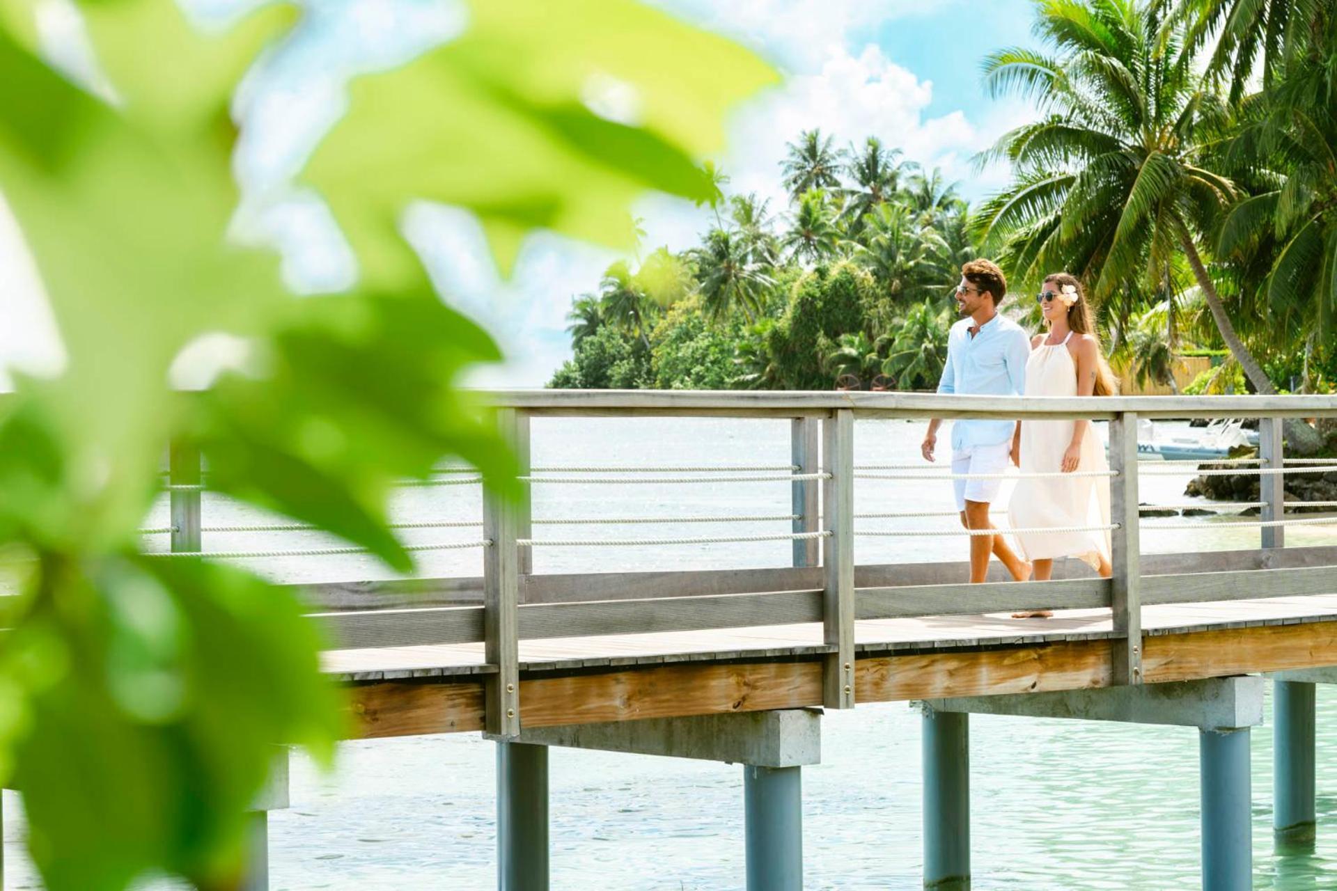 Cook'S Bay Hotel & Suites Paopao Ngoại thất bức ảnh